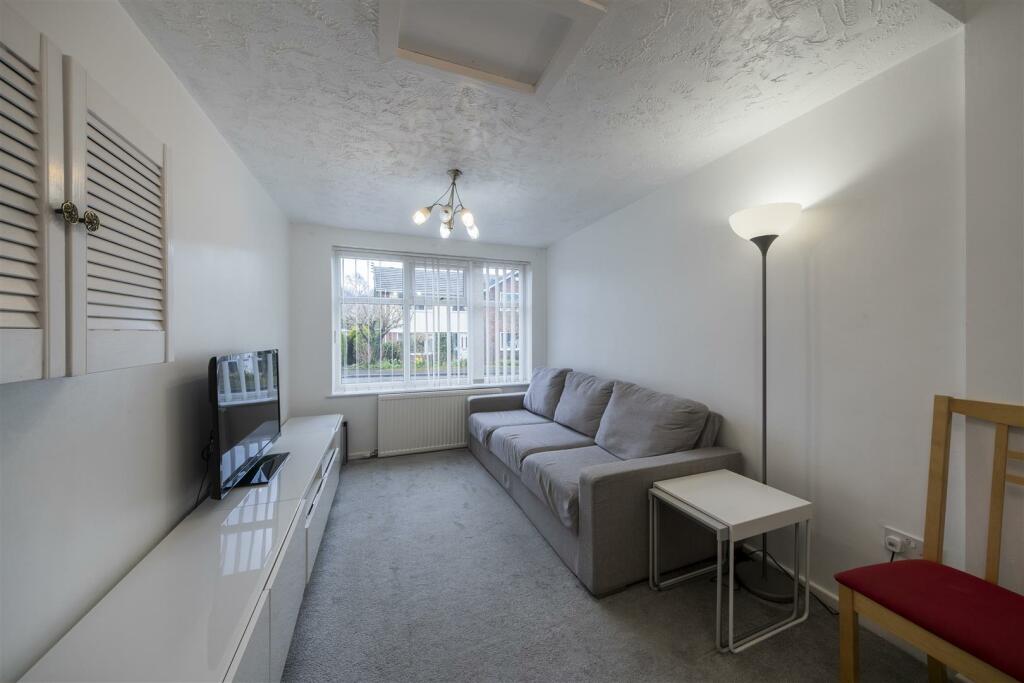 3 Abbots Way-012.JPG