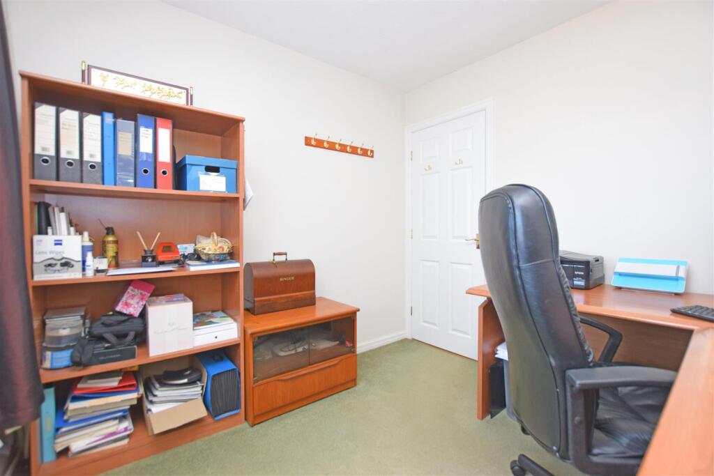 Bedroom 3 V2.JPG