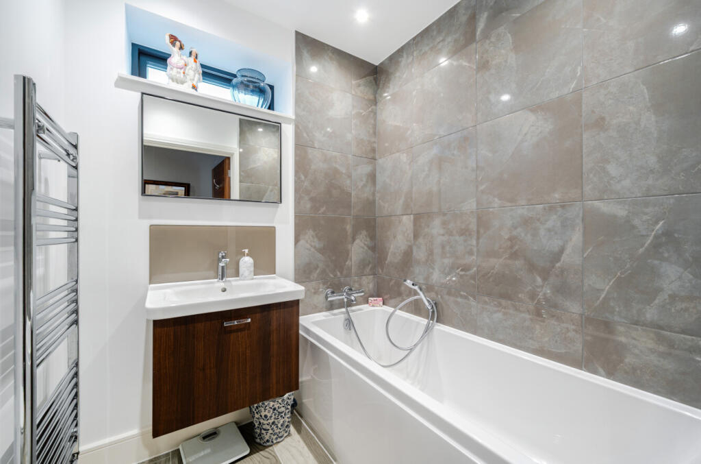 1385020-9-6927103...