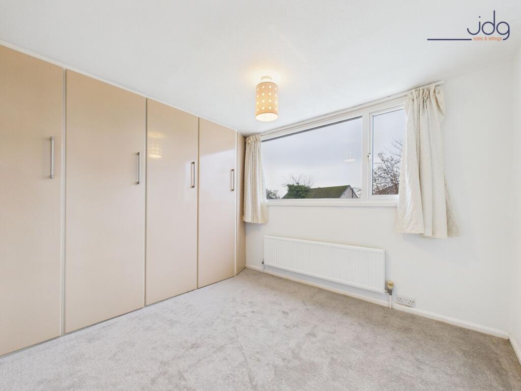 Double Bedroom with built in wardrobes