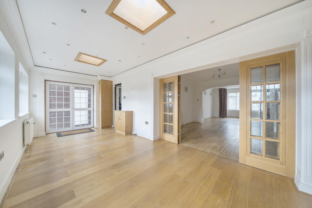 1364897-9-68e66a1...