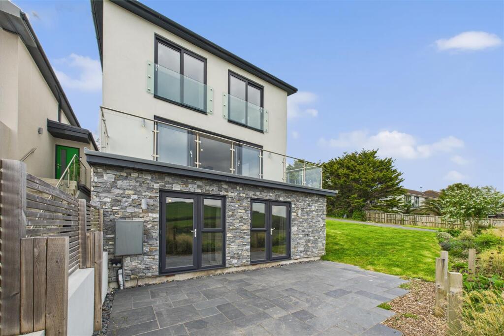 The Wave House From Patio