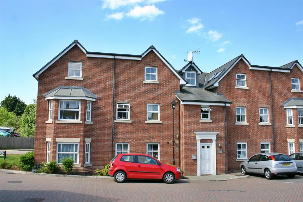 24 Augustine Court rear 2.jpg