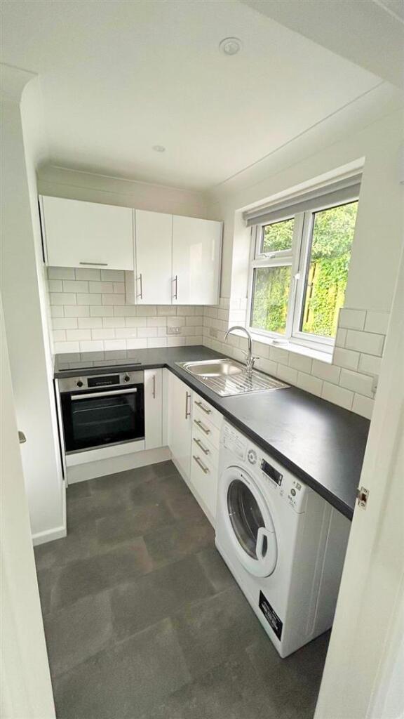 Kitchen alt.jpg