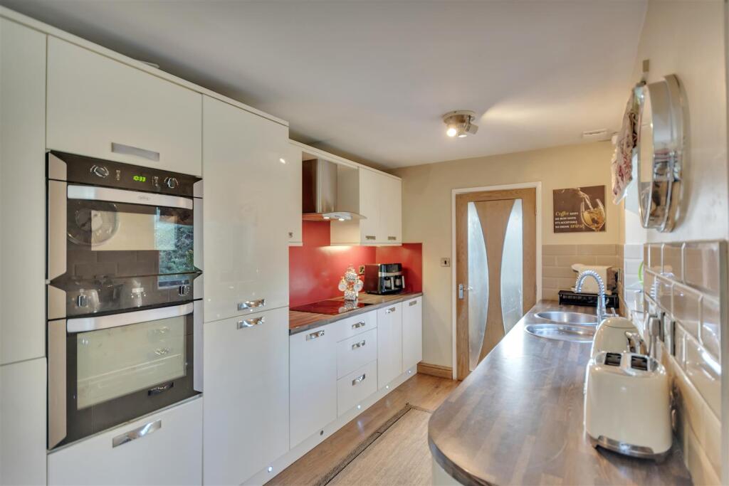 Kitchen/ Breakfast room