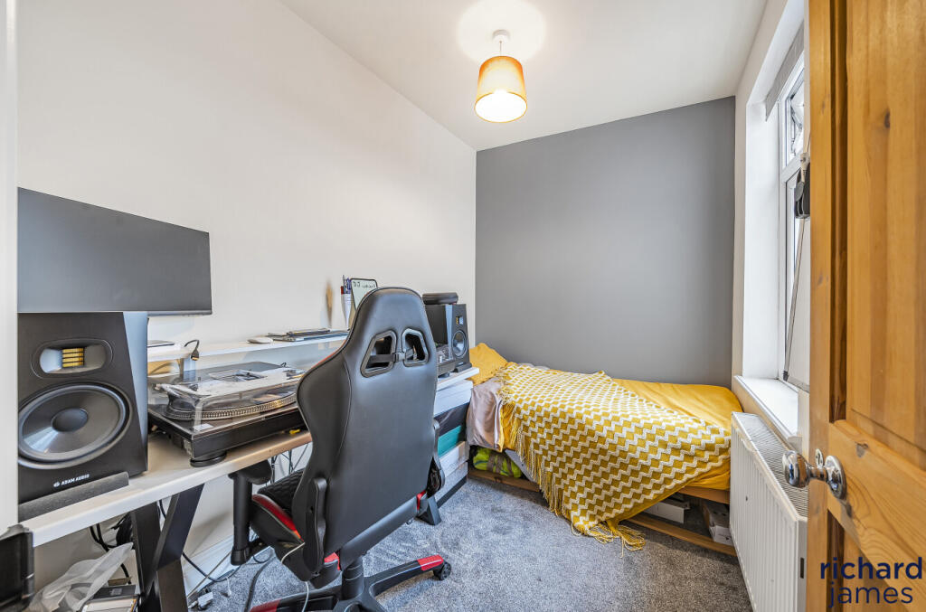 4c27cdb3-3af4-4e6...