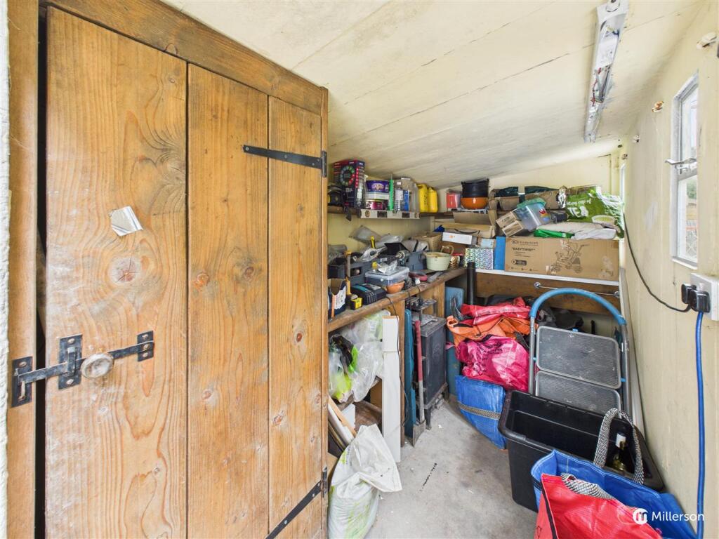 Outbuilding.jpg