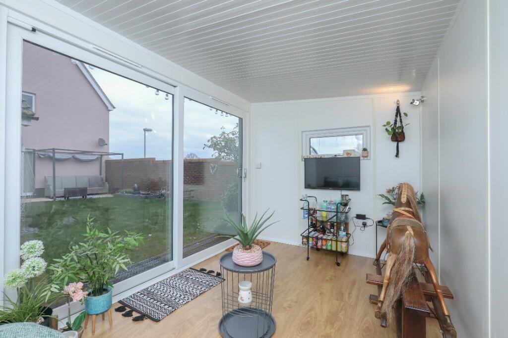 GARDEN OFFICE