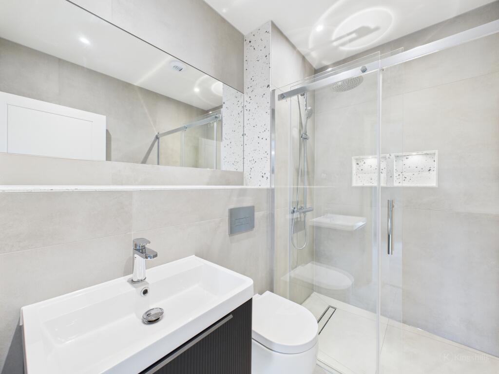 CAM02119G0-PR0445-STILL005