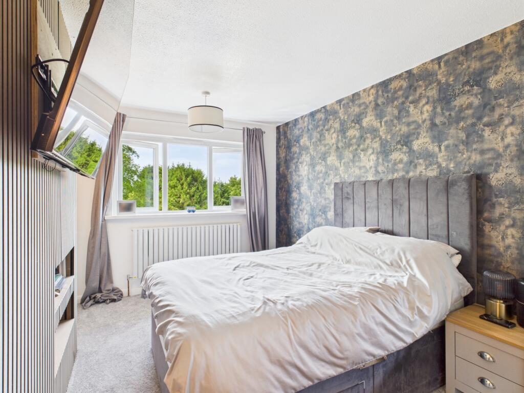 CAM03729G0-PR0063-STILL011