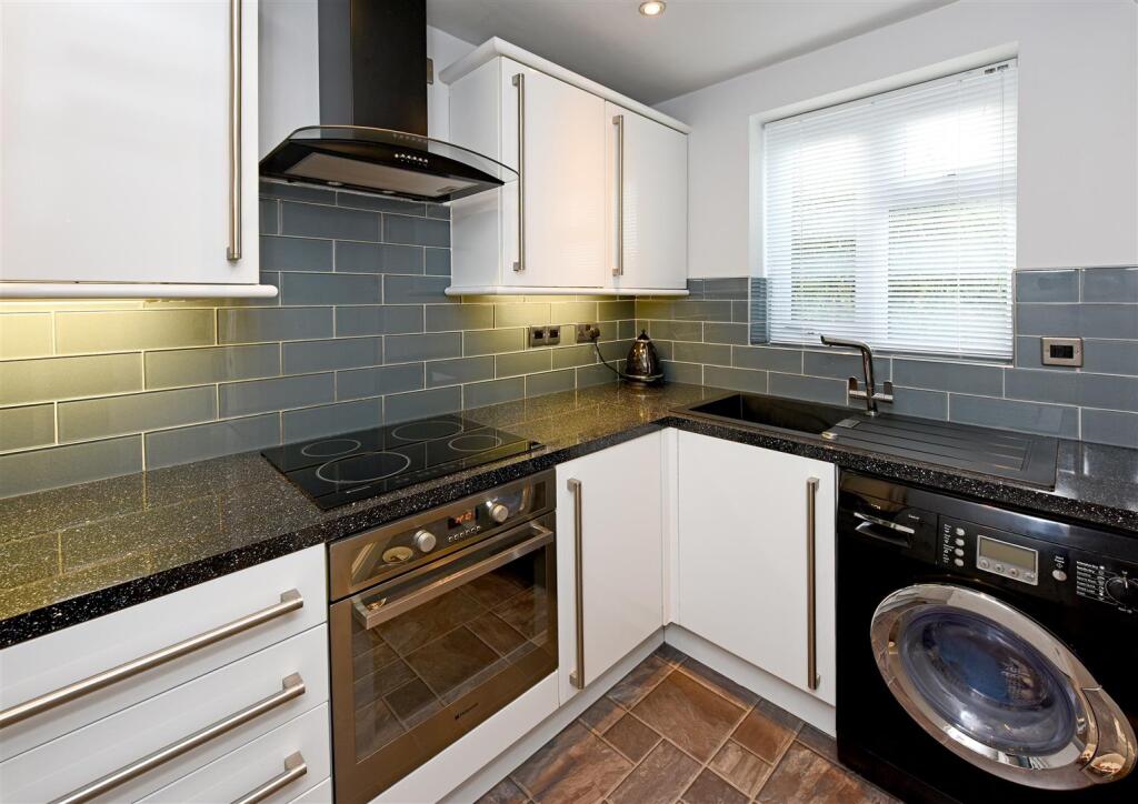 9 Bankside-kitchen NOV18.jpg