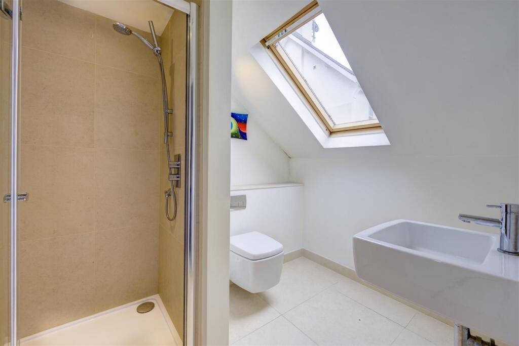 D0398 5 the village nw3 topBath.jpg