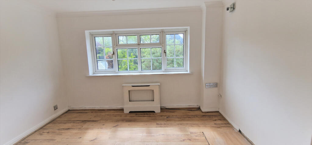 REAR BEDROOM