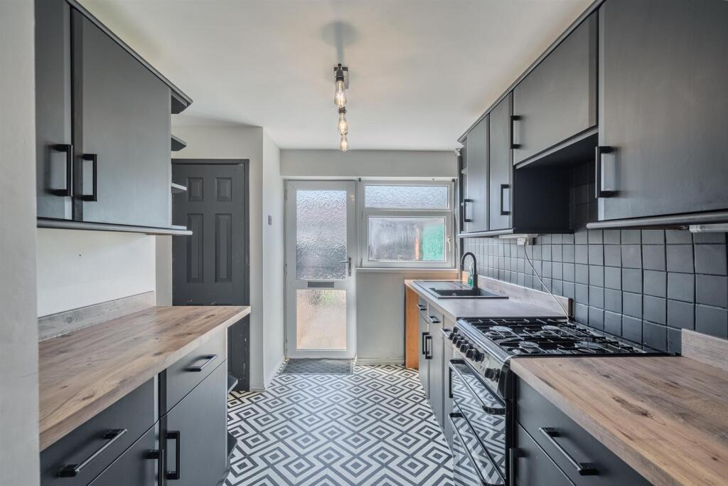 73 Caerwent Road-7.jpg