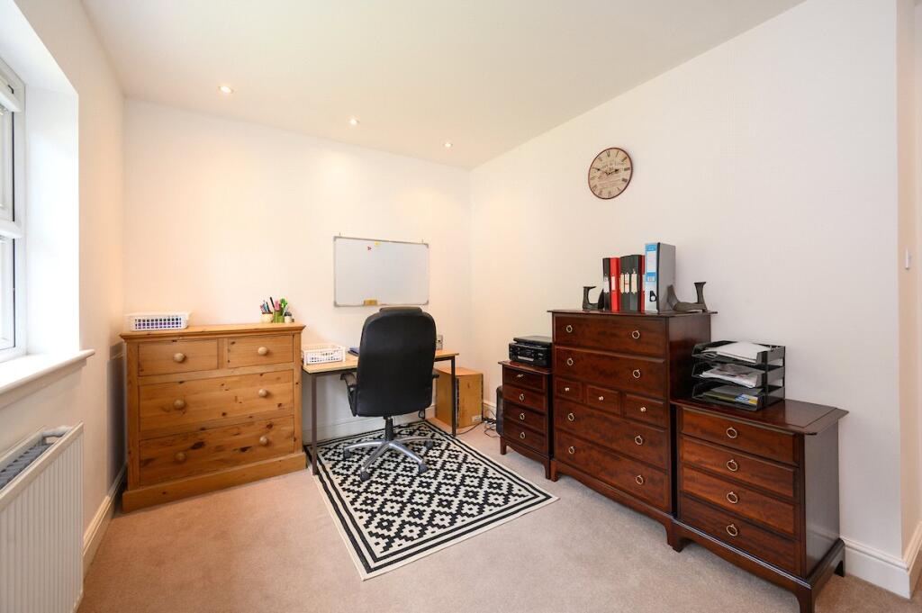 Bedroom/Study