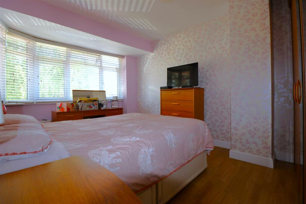 Bed1 (1).JPG