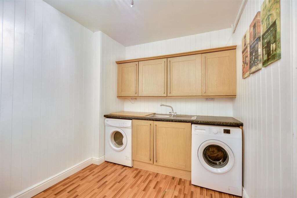 Utility Room_1.jpeg