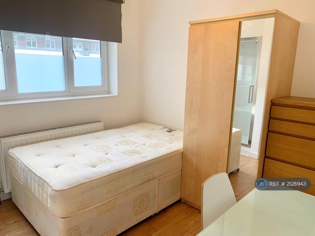 Bedroom 1 Pic 1