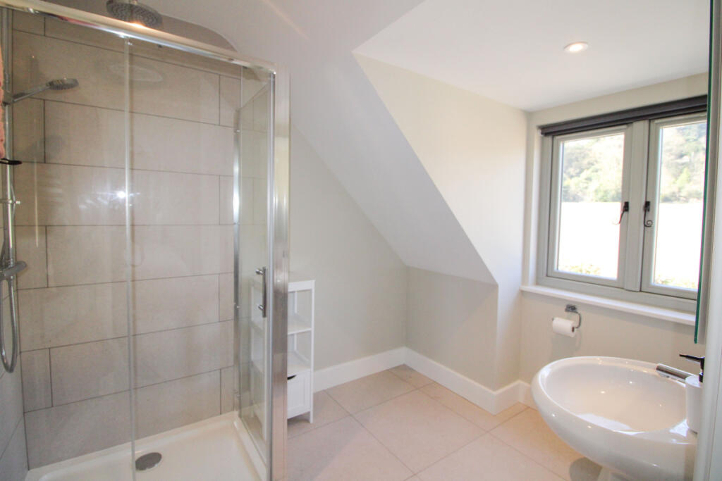 Generous Modern Detached Family Home