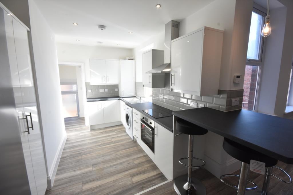 61 Forsyth Road pics05