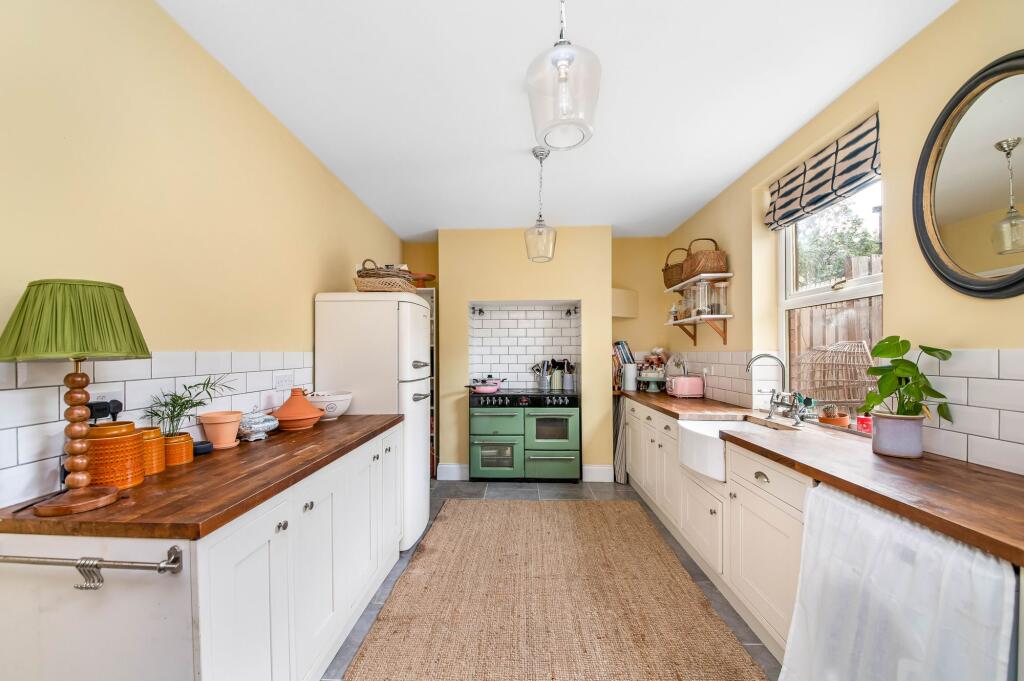 OPEN-PLAN DINING KITCHEN