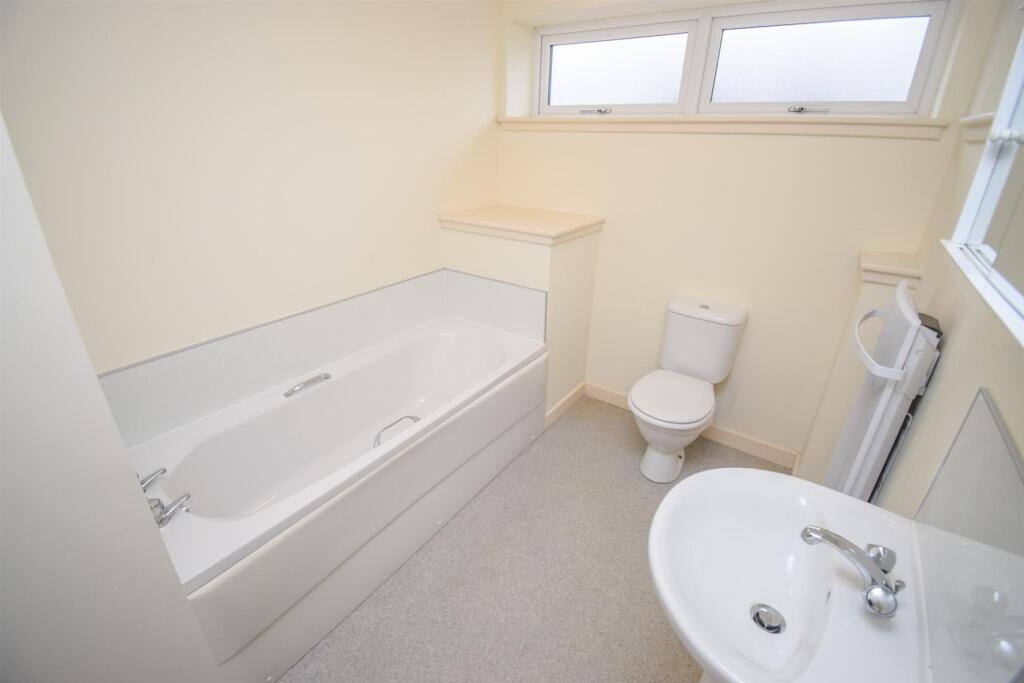 BATHROOM-2.jpg