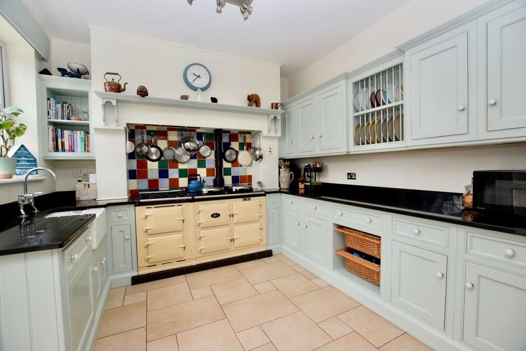 Kitchen/Breakfast...