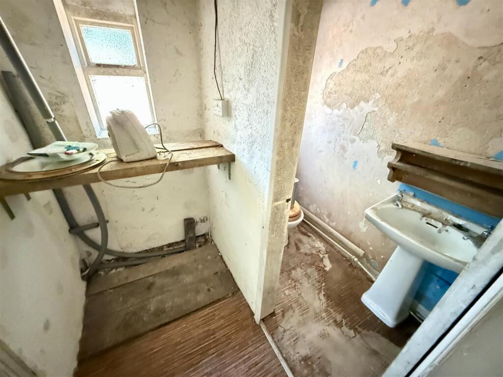 CLOAKROOM