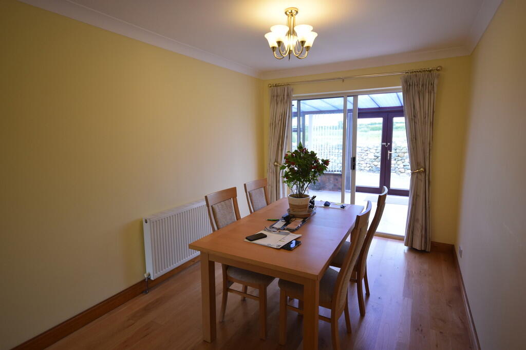 LOUNGE/DINER 