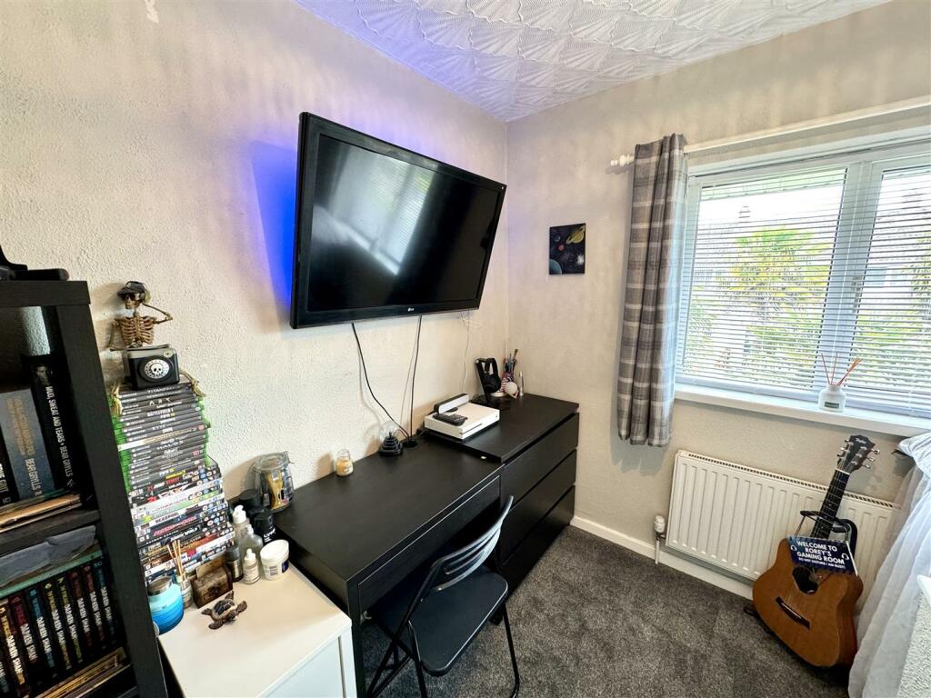 BEDROOM 3