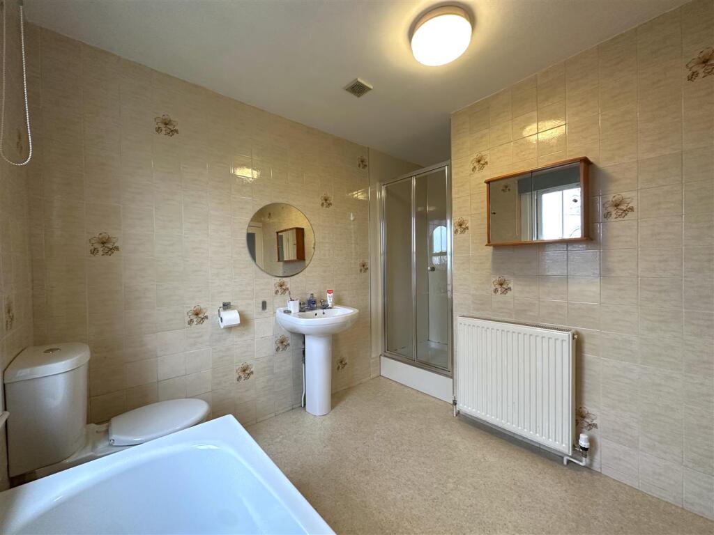 Four-Piece Bathroom 977