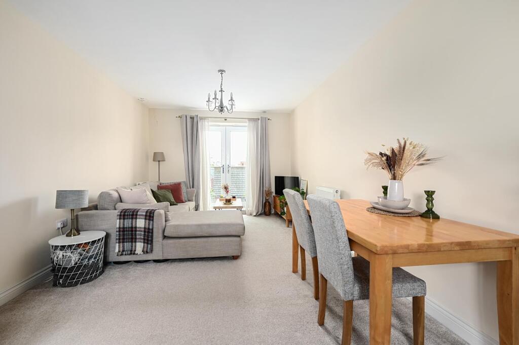 Living/Dining Area