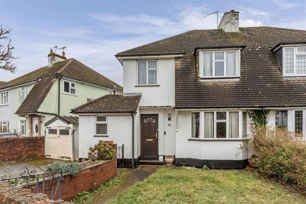 50 Petersham Avenue, Byfleet, KT14 7HY - 20.jpg