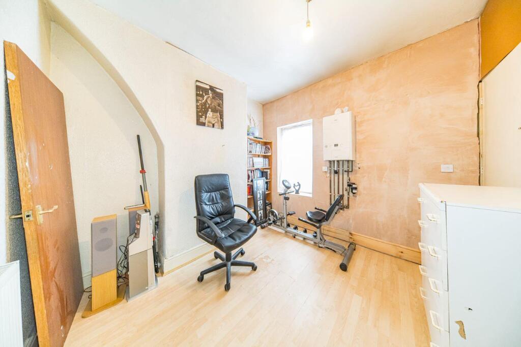 34 Columbia Road bedroom 2.jpg