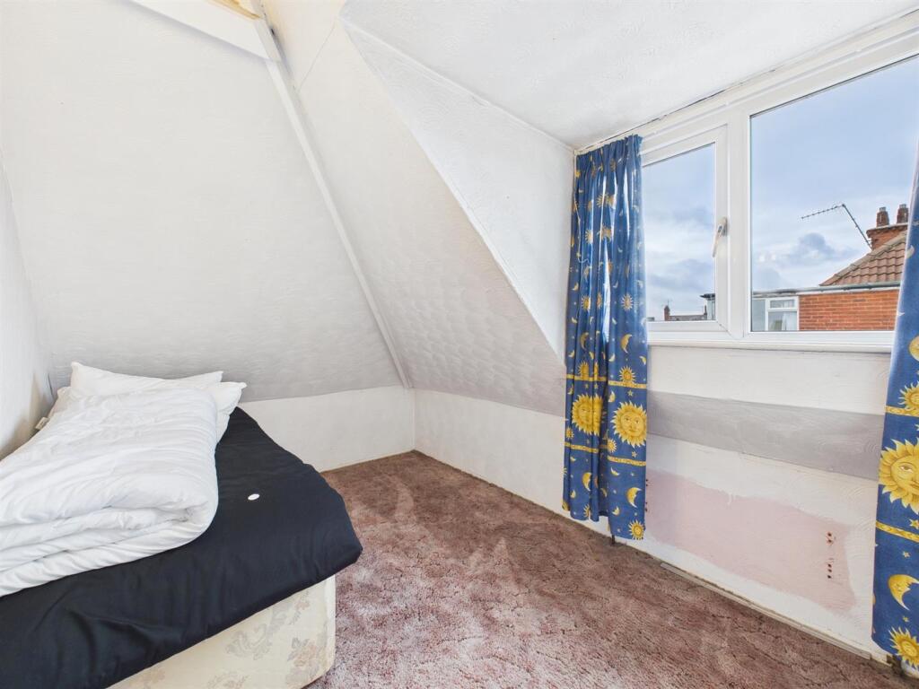 Bedroom: