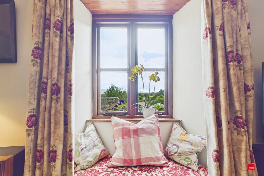 Window Seat in Li...