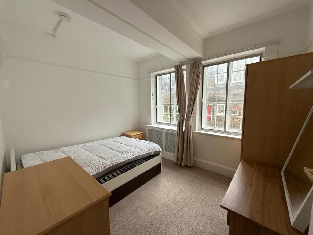 bed1.jpg