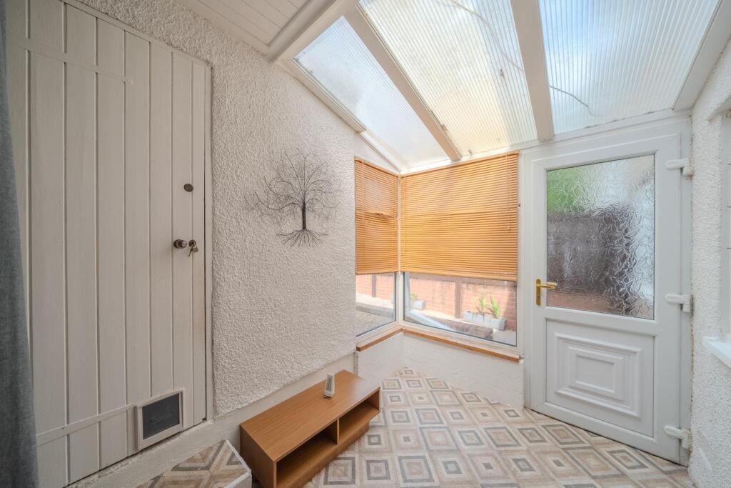 6 Canberra Close-17.jpg