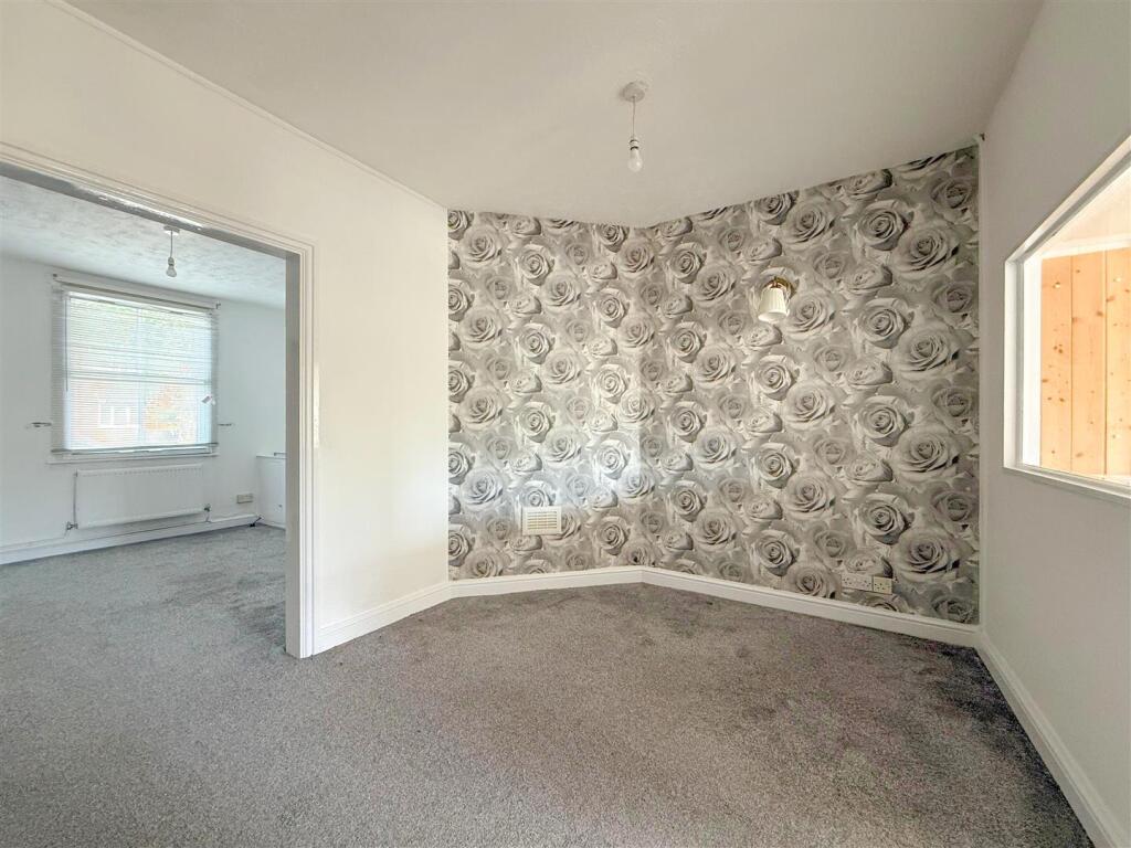 Crowmere Road 63 Room.jpg