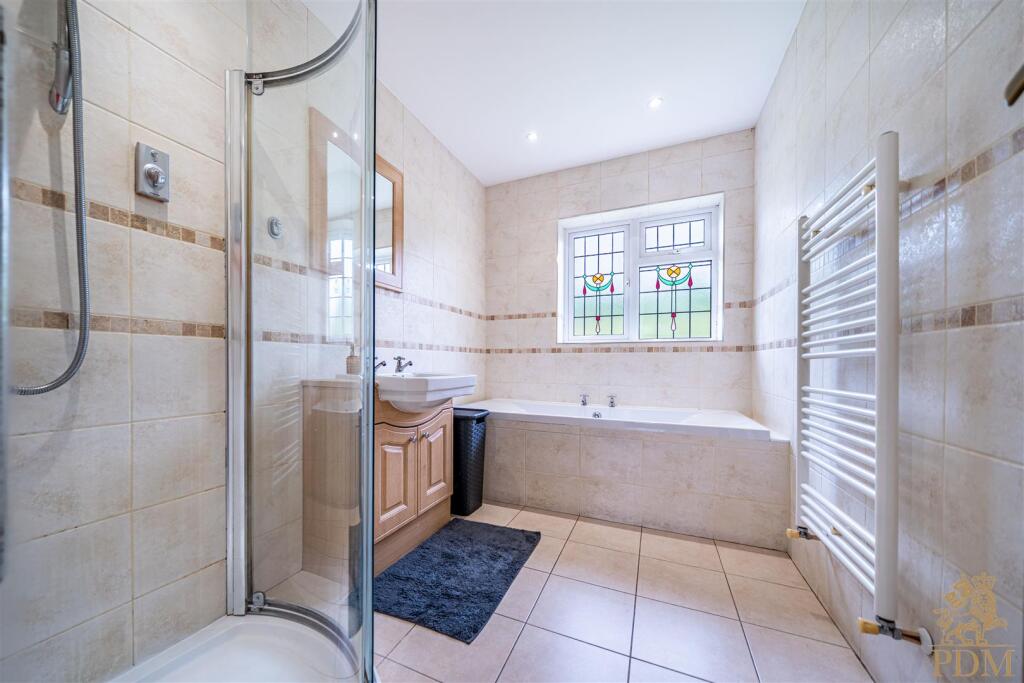 25044-04 186 Harrow Road_018.jpg