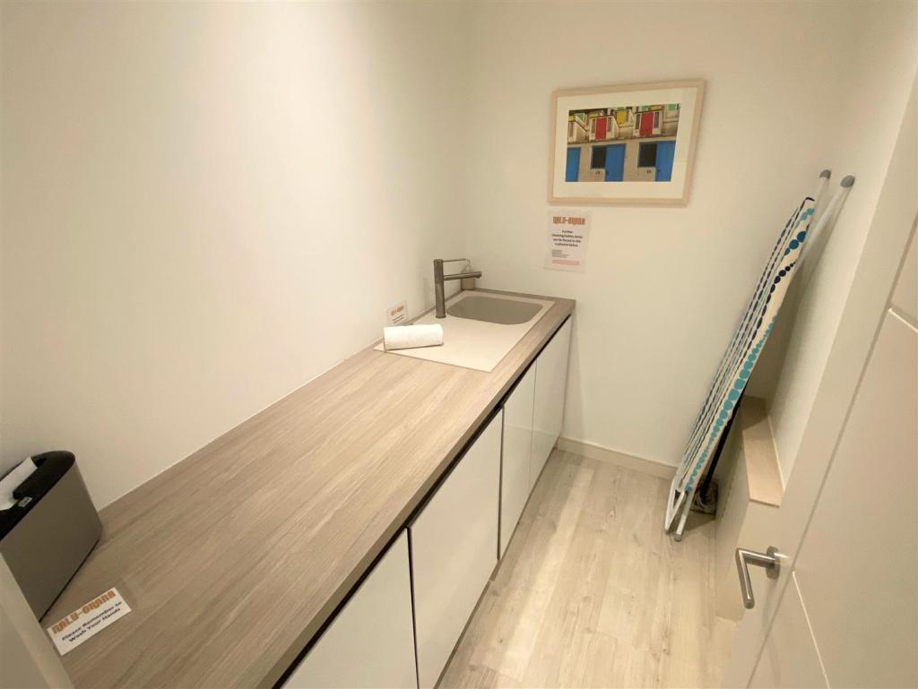 11 Towan Heights Utility Room