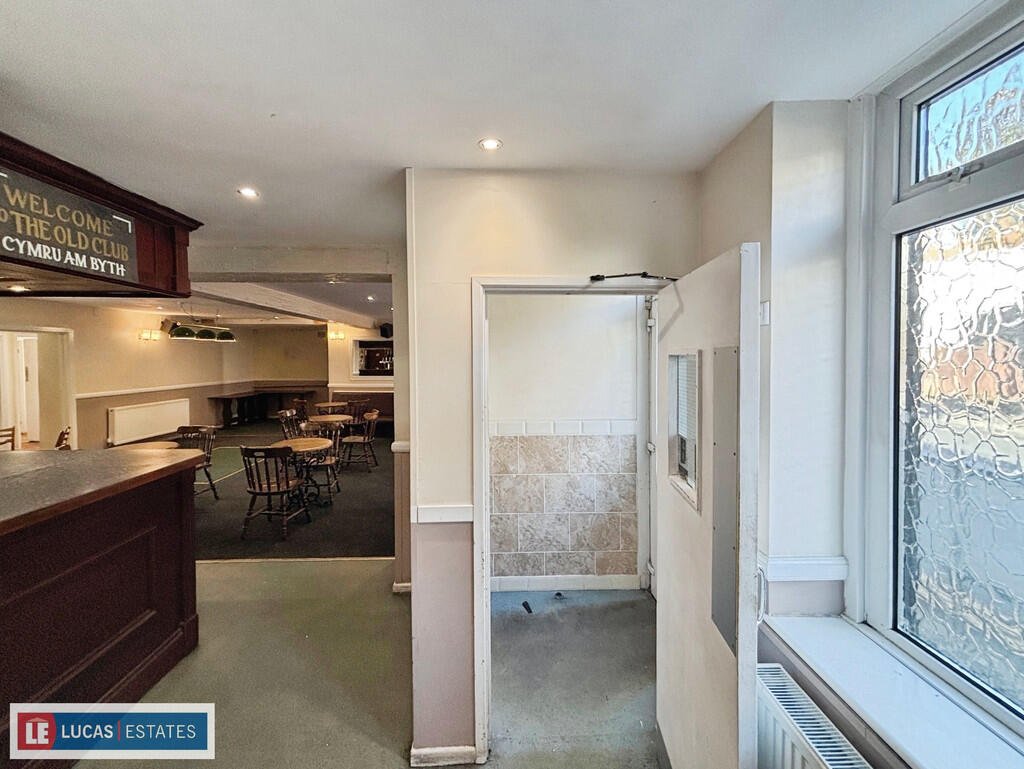 4c3332ed-36-44D4-...