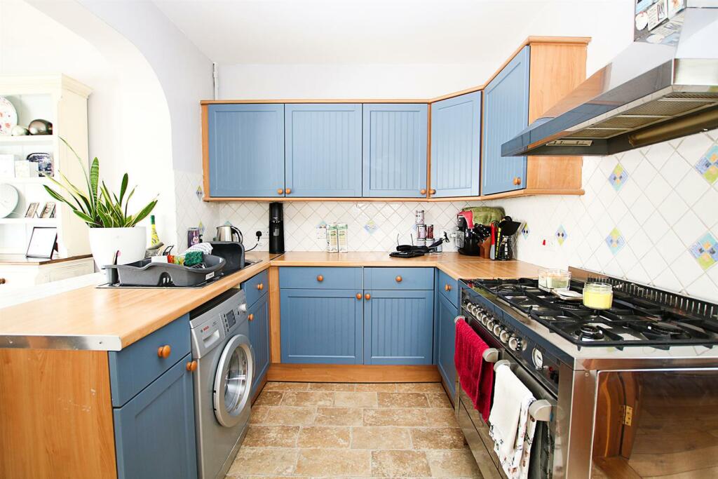 IMG_0325 BLUE KITCHEN.jpg