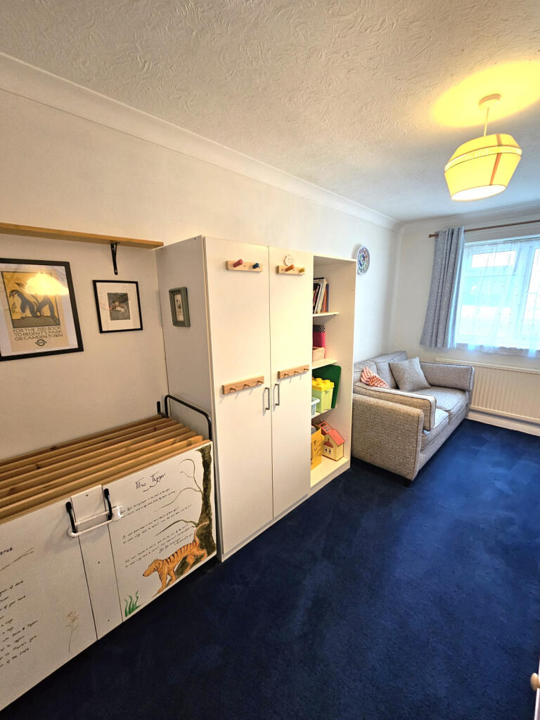 BEDROOM 2