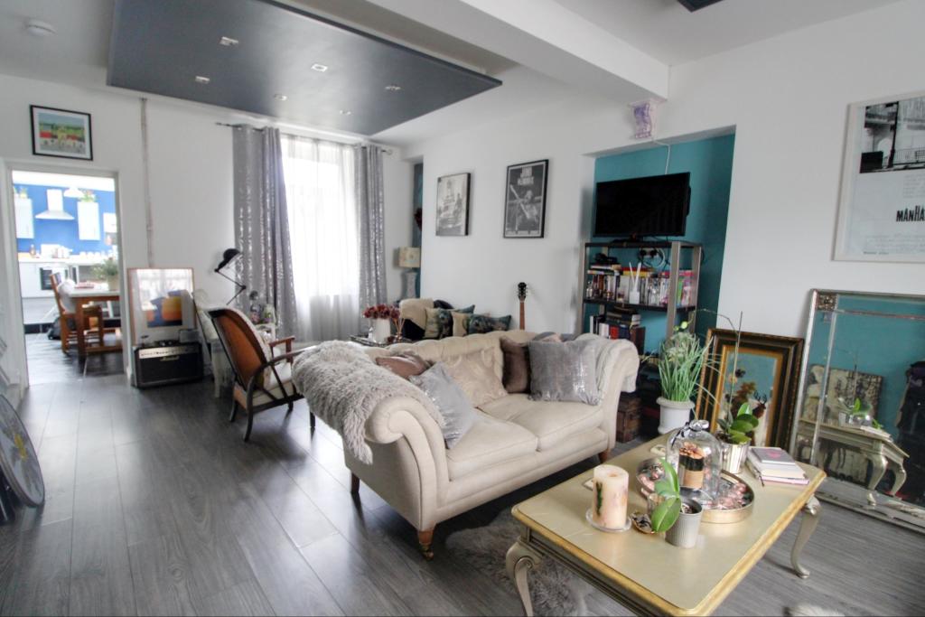 Lounge 3