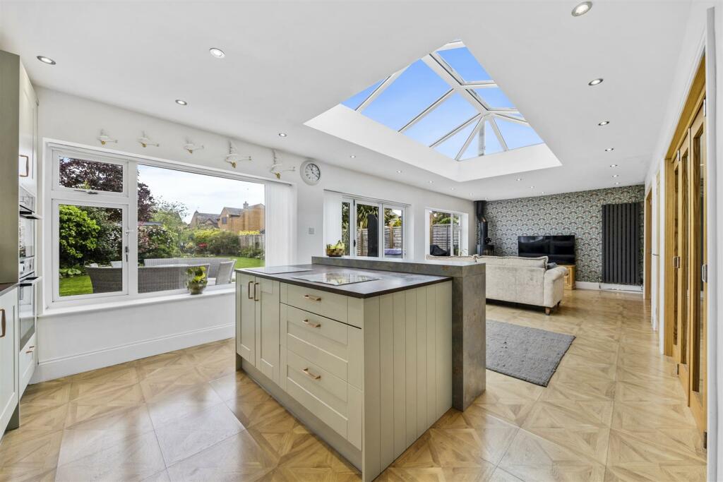 Kitchen/Breakfast/Family Room