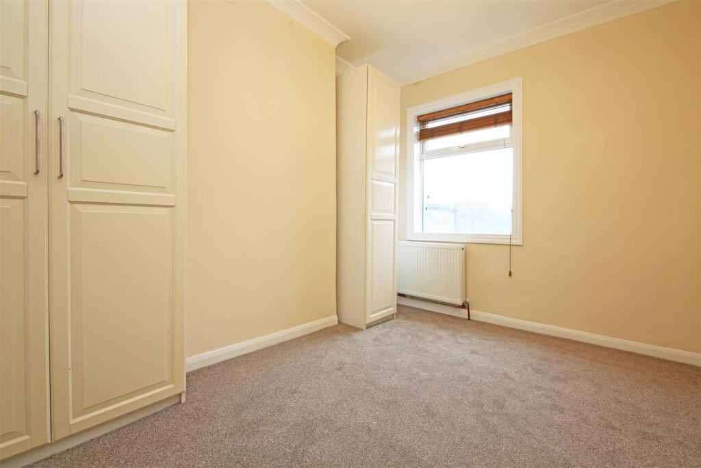 19b Longley Road SW17 bedroom.jpg