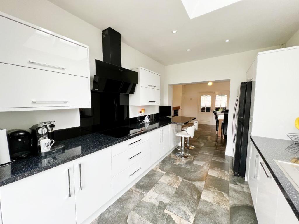 Kitchen pic 5.jpg