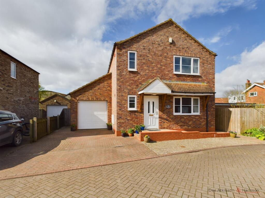 3 Bedroom Detached House - For Sale