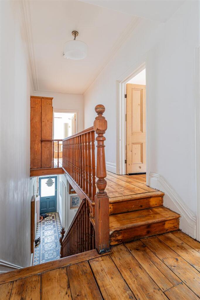 Mackintosh Place 214-2.jpg